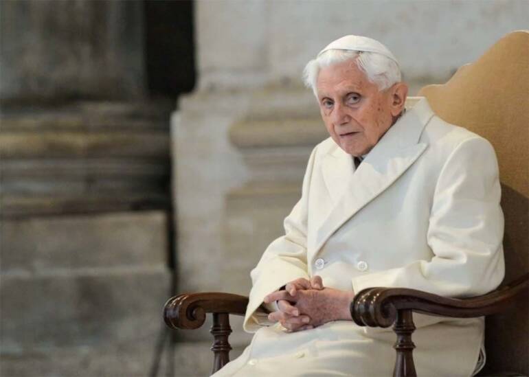 Peggiora la salute del Papa emerito Benedetto XVI