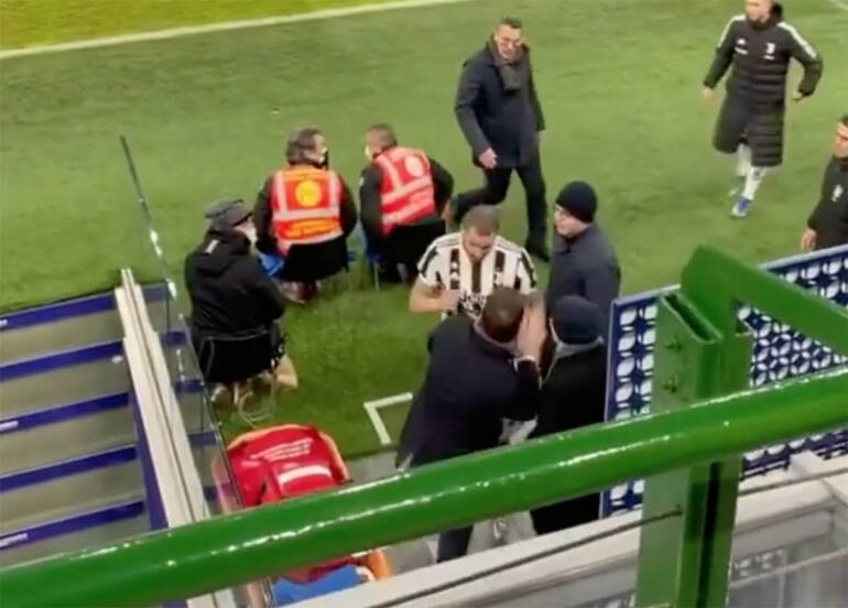 Lo schiaffo di Bonucci al dirigente dell’Inter scatena il web. IL VIDEO