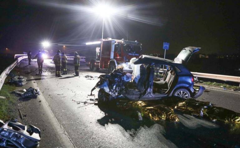 Strage a Rezzato: 5 ragazzi morti in un incidente stradale