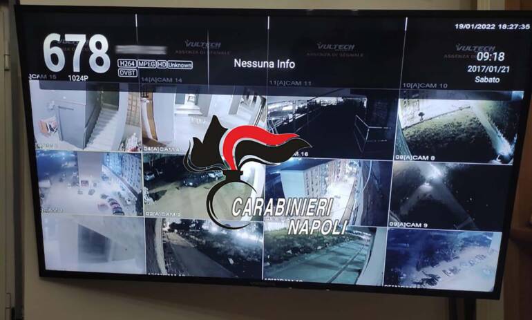 Blitz nel rione Iacp di Caivano: presi 2 pusher nonostante le telecamere
