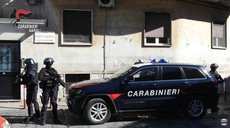 Napoli, i clan di Barra dietro la maxi truffa degli assegni falsi. TUTTI I NOMI