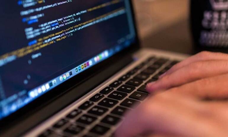 Con il Covid boom di delitti informatici: +32% truffe e frodi