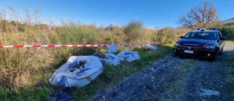 Ercolano: i Carabinieri sequestrano discariche abusive alle pendici del Vesuvio