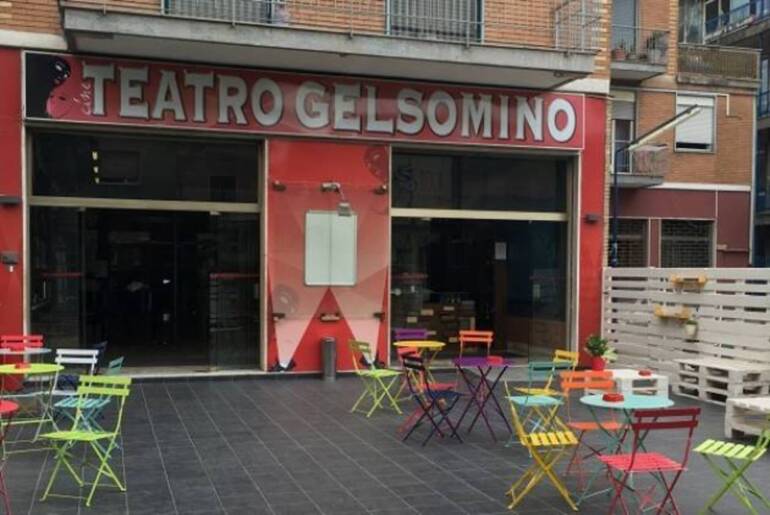 Vandali in azione, danneggiano Teatro Gelsomino ad Afragola