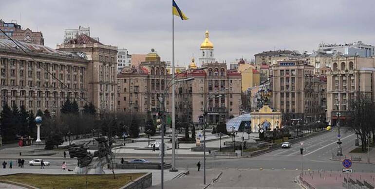 Kiev assediata: Putin chiede all’esercito ucraino di ‘prendere il potere’ e di rimuovere Zelensky