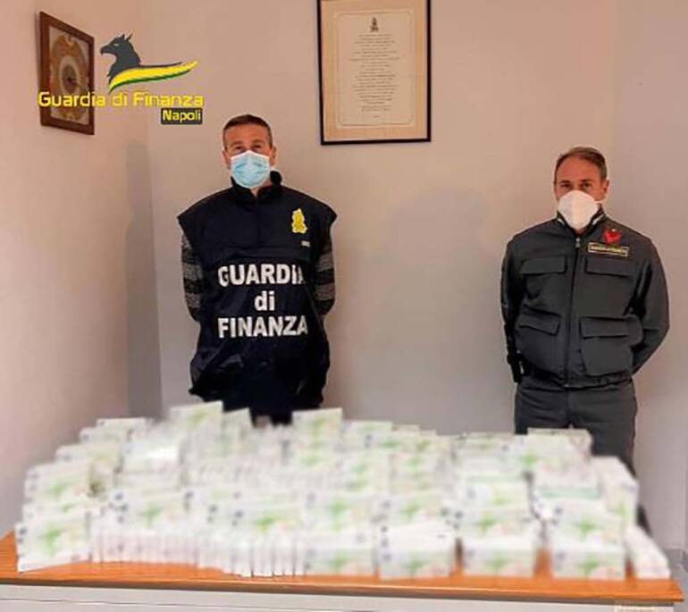 Barano, sequestrati centinaia di tamponi rapidi e mascherine Ffp2 non a norma