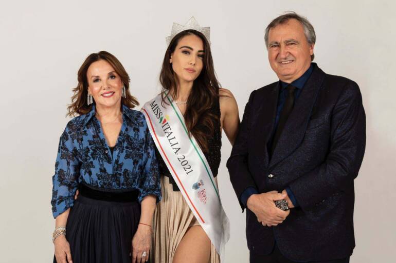 La napoletana Zeudi di Palma è la nuova Miss Italia