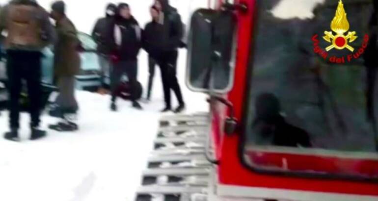 Neve e vento nell’Avellinese: soccorsi 12 ragazzi a Pietrastornina