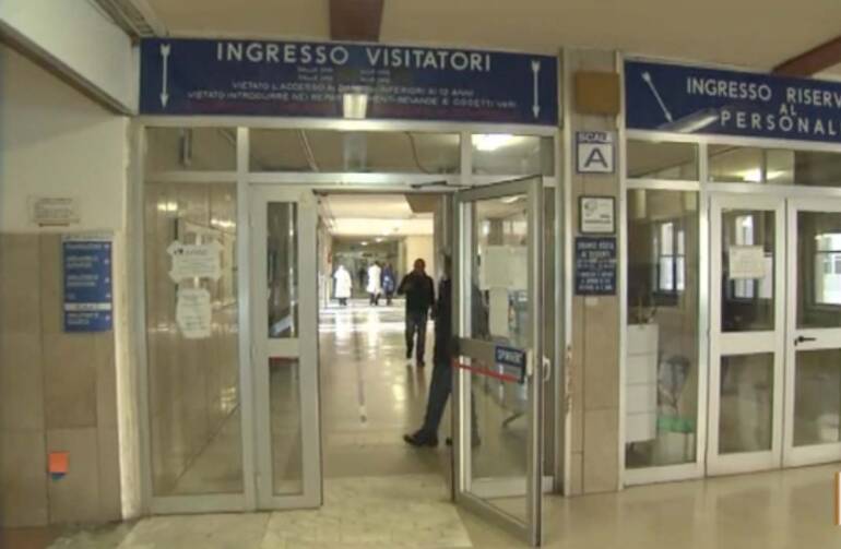 Napoli, guardia giurata aggredita all’ospedale San Paolo