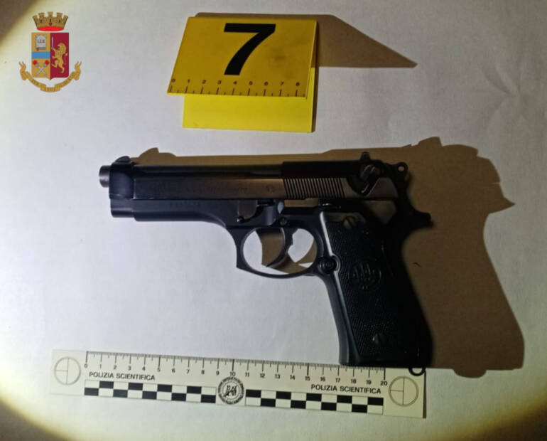 Droga e armi sequestrate dalla polizia a Ponticelli