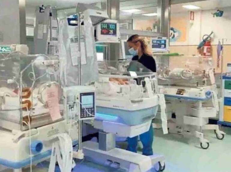 Neo mamma muore di covid al Policlinico di Napoli