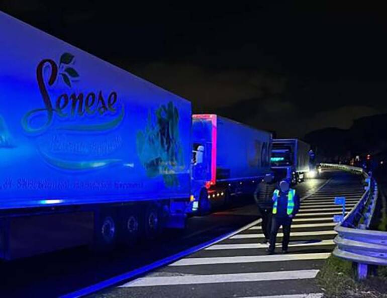 Protesta in autostrada a Caserta contro il caro carburante