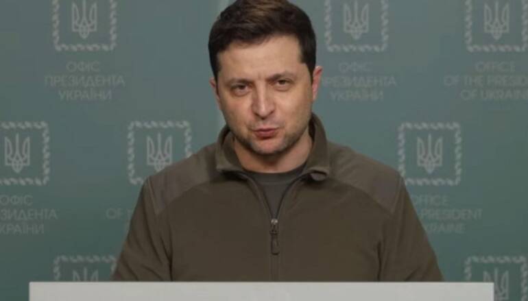 Zelensky da Vespa: “Pronto a parlare con Putin, ma no ultimatum”