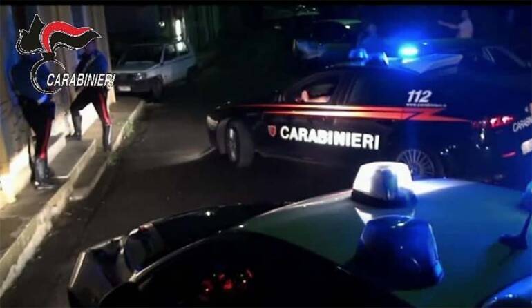 Smantellata piazza di spaccio a Maddaloni: 14 misure cautelari
