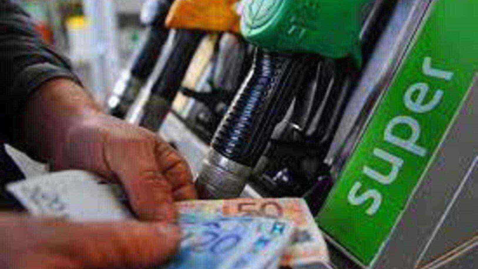 Carburanti alle stelle: Codacons denuncia stangata estiva con rincari fino a 6,8 euro a pieno