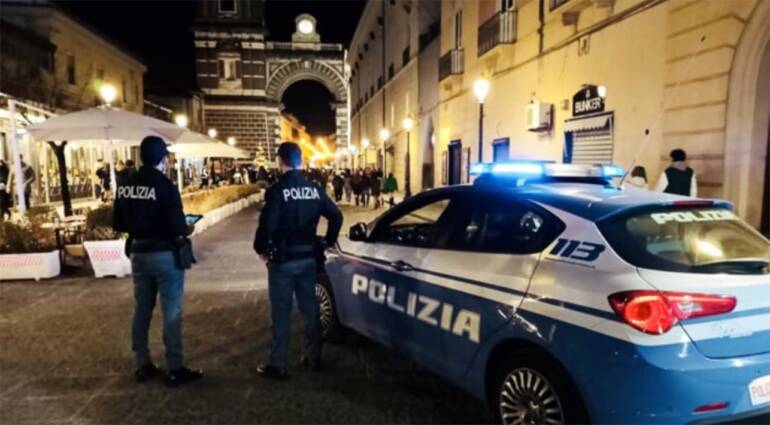 Caserta, controlli nei locali della Movida: 450 persone identificate