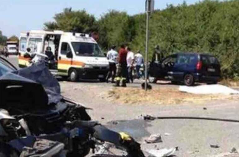 Teano, scontro tra auto e moto sulla Casilina: un morto