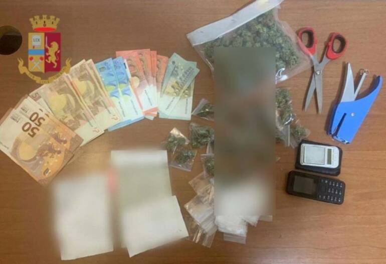 Pomigliano, sorpreso a spacciare in casa: arrestato
