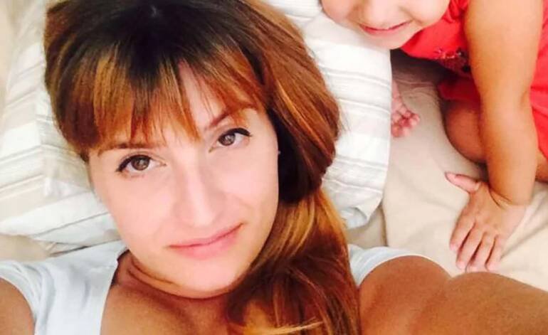 Napoli, Debora Galluccio uccisa a 34 anni dal covid contratto al Cardarelli, i familiari chiedono giustizia
