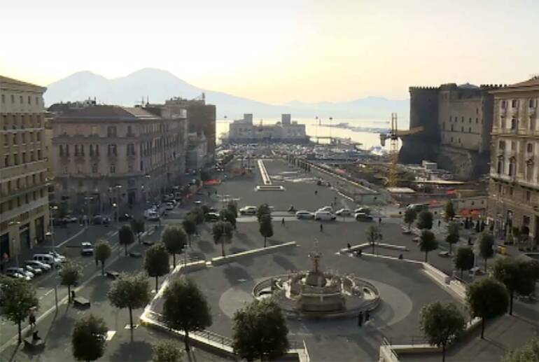 Napoli, ricercato arrestato in Piazza Municipio