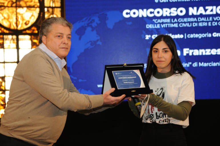 ANVCG, concorso per le scuole: premiato un istituto campano