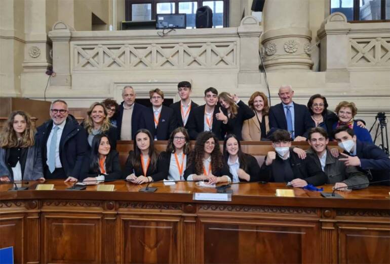 castellammare dire e contraddire