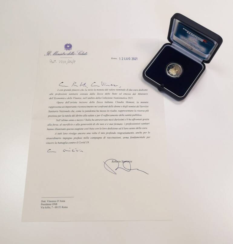 Lotta al Covid: i Biologi ricevono dal ministro della Salute la moneta celebrativa delle professioni sanitarie