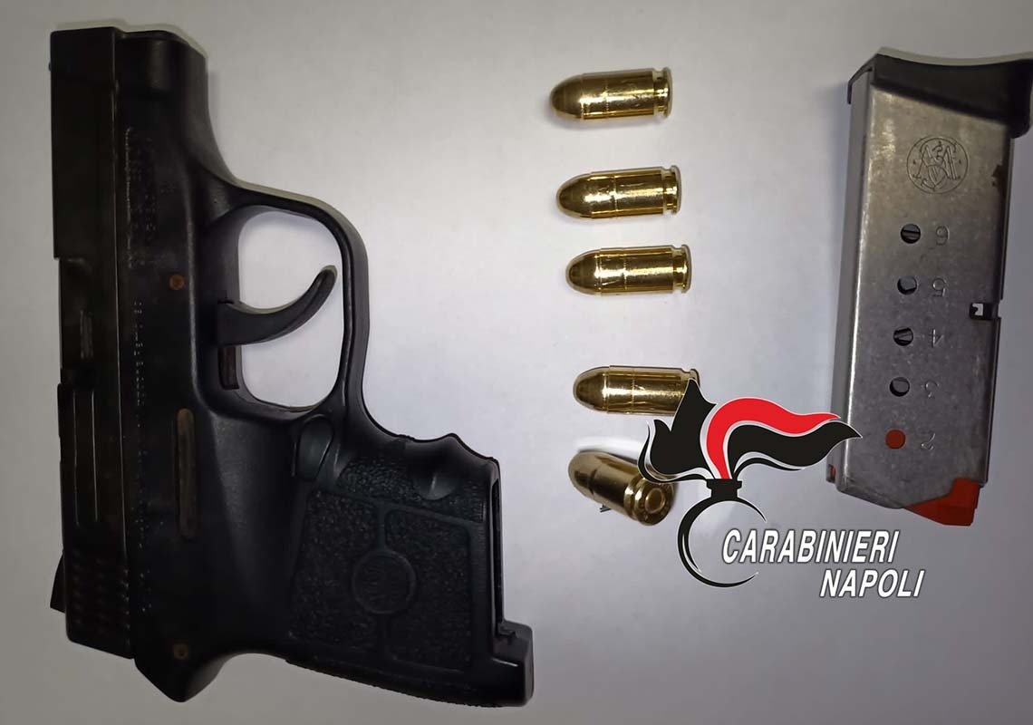 trovato con una pistola in casa