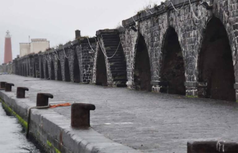 napoli sottopasso molo san vincenzo