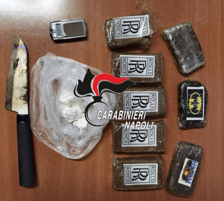 Pomigliano, sorpresi con quasi un chilo di droga: arrestati 2 pusher