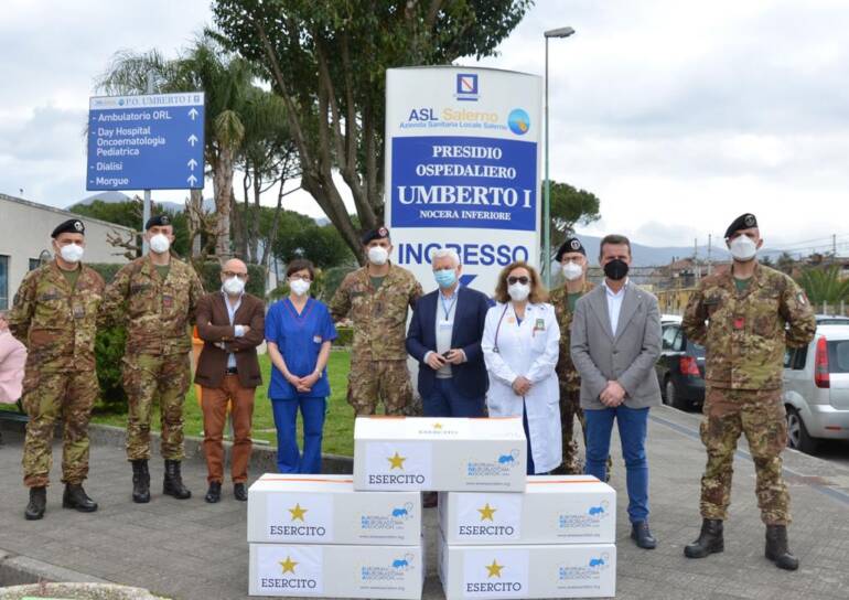 L’esercito regala un sorriso ai bambini dell’Umberto I