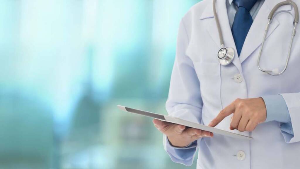 Allarme sanità in Campania: mancano 700 medici di famiglia, quasi un milione di cittadini senza assistenza