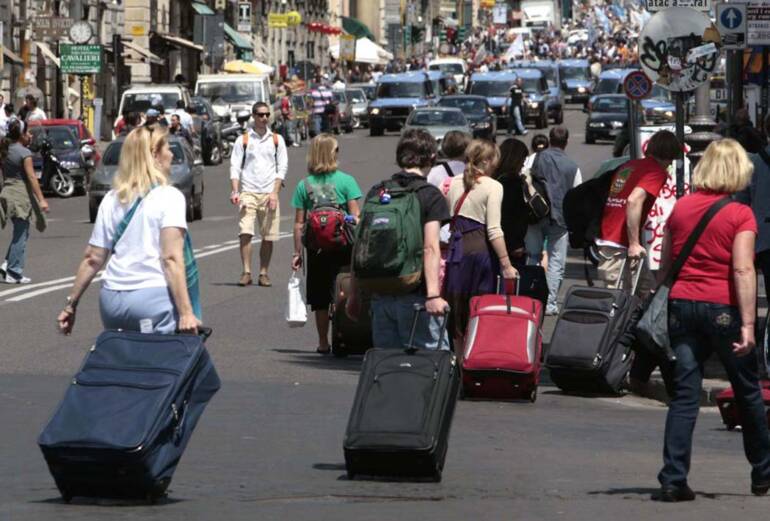 Covid in Italia, stabile il contagio con  63.815 nuovi casi