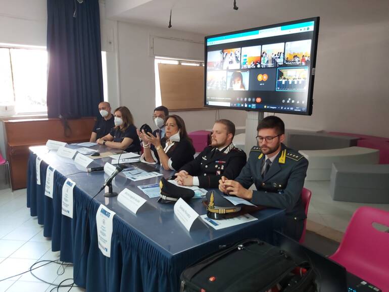 Minori, Falco (Corecom Campania): “Allarme per altri due minorenni accoltellati a Napoli”