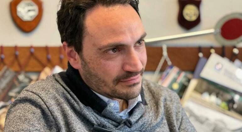 Arzano, vice comandante dei vigili condannata: Nicola Morra protesta con l’amministrazione