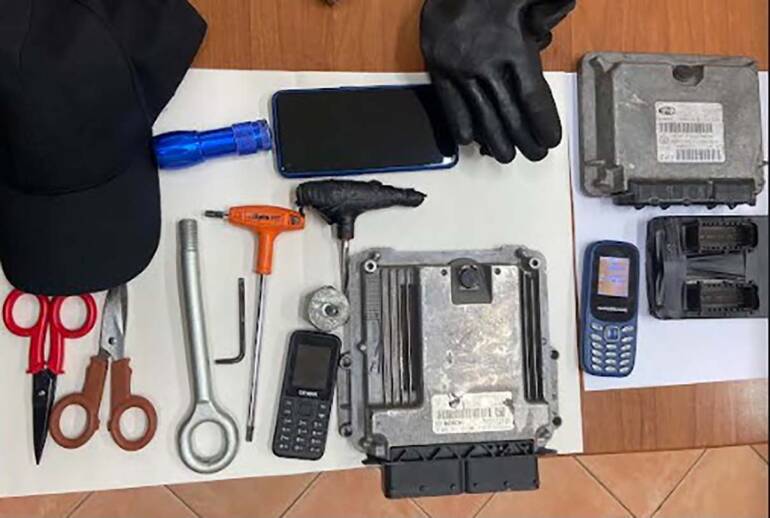 Caserta, sgominata la banda di ladri di auto: 18 misure cautelari e ben 84 furti accertati