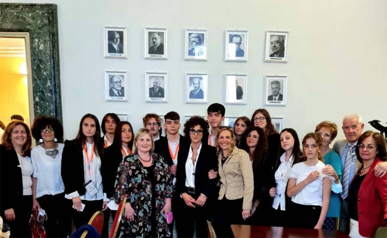 Castellammare, gli studenti del Severi secondi al concorso nazionale Dire e Contraddire