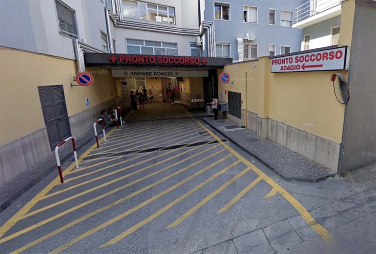 Arzano, accoltella il rivale in amore: arrestato 28enne