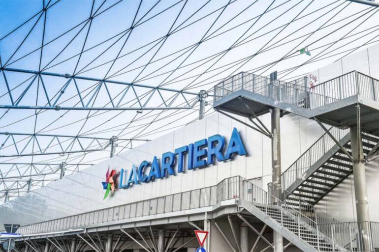 Pompei, danneggia le auto in sosta nel centro commerciale: arrestato