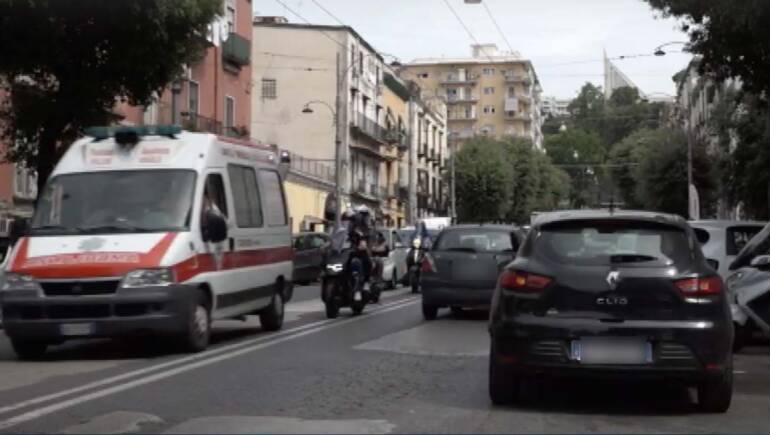 Napoli, la ragazza sfregiata con l’acido parla su Fb: “Invidia e veleno”
