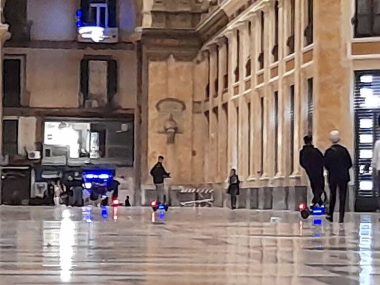 Napoli, dimesso dall’ospedale il 17enne accoltellato alla Galleria Umberto I