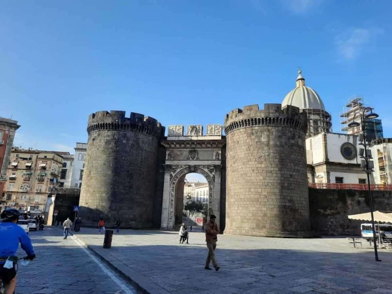 Napoli, giovane pusher arrestato a Porta Capuana