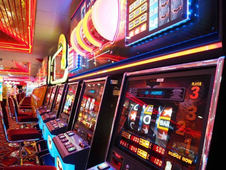 Cresce il fenomeno del gioco d’azzardo: in Italia persi 22 miliardi di euro nel 2023