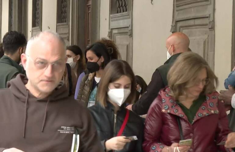 Covid in Italia, contagio in aumento con 56.015 casi e 158 morti