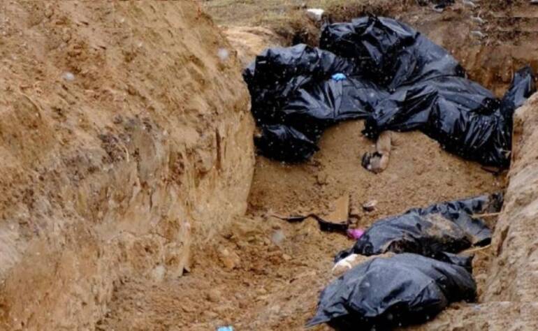 Ucraina, ‘In una fossa comune 500 uccisi con un colpo alla testa
