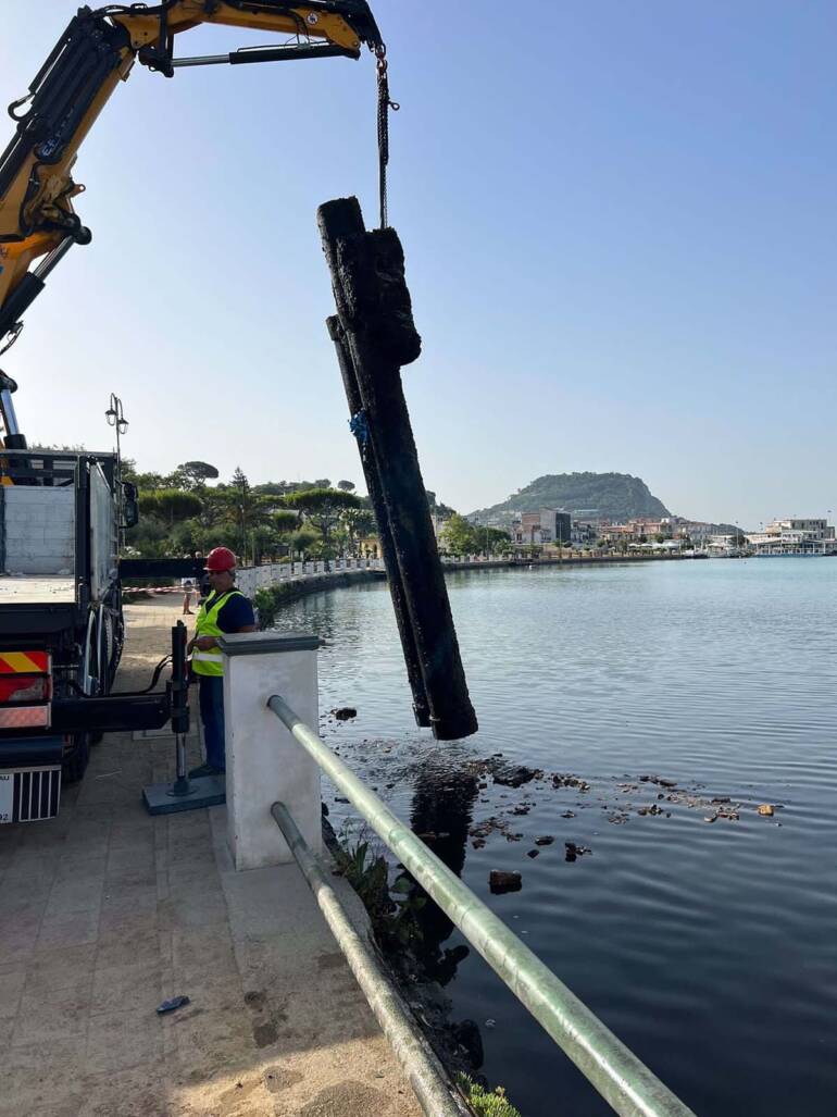 Pulizia del Lago Miseno, rimosse le condutture fognarie scaricate oltre 20 anni fa