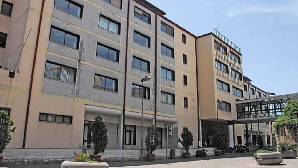 Avellino, bocciato il rendiconto: ora il Comune rischia lo scioglimento