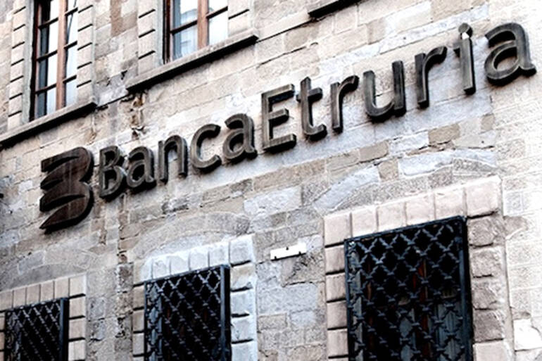 Banca Etruria, filone consulenze d’oro: tutti assolti, anche padre della Boschi