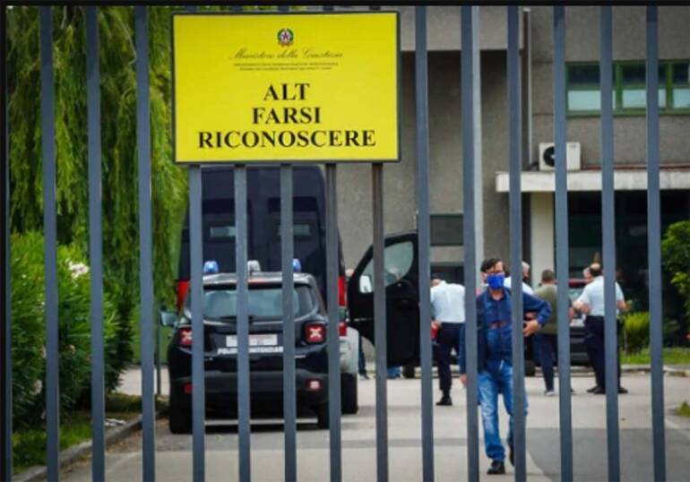 Caserta, accoltellato in una lite familiare: è in fin di vita. Preso l’aggressore
