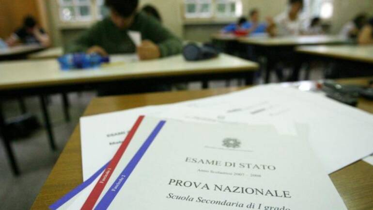 Maturità, le tracce della prima prova: Verga, Pascoli, razzismo e pandemia